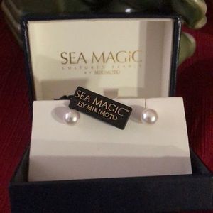 NEW sea magic mikimoto pearl earrings WHITE GOLD